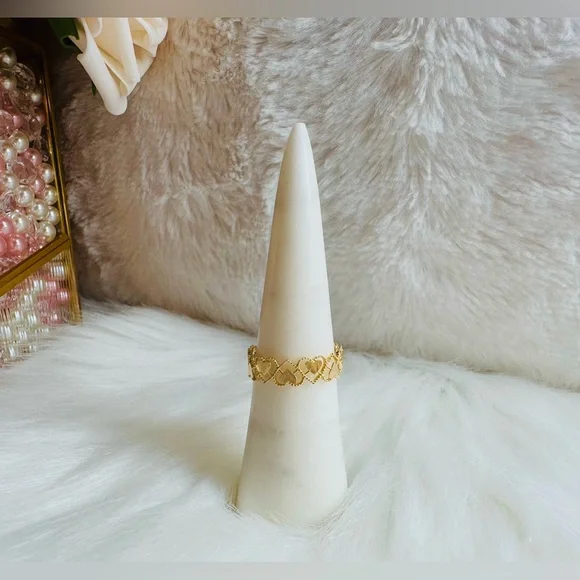 Heart Ring. 💛 Real 18 Karat(18k) Solid Gold Jewelry - Picture 3 of 9